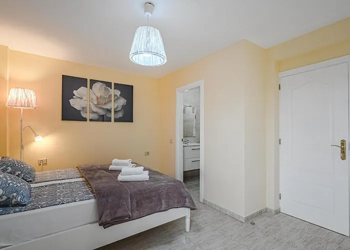 Apartment Yellow 3 Bedroom Large For 10 Guests