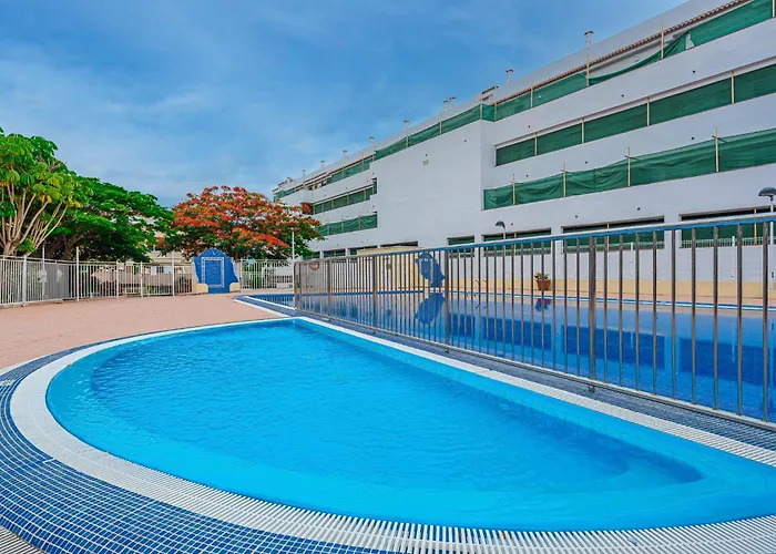 Yellow 3 Bedroom Large For 10 Guests Apartment Costa Adeje (Tenerife)