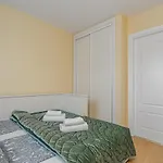 Apartment Yellow 3 Bedroom Large For 10 Guests