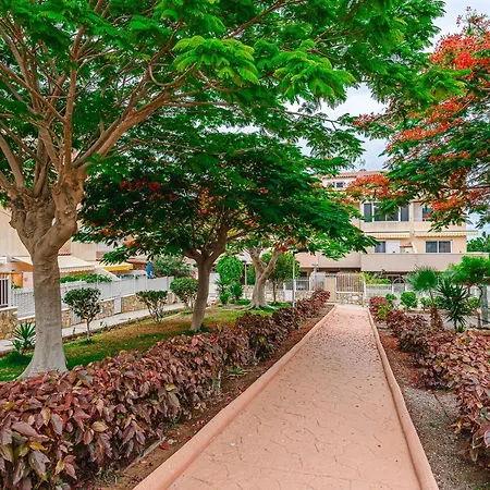 Yellow 3 Bedroom Large For 10 Guests Appartement