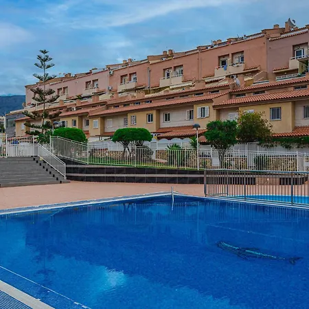 Yellow 3 Bedroom Large For 10 Guests * Costa Adeje (Tenerife)