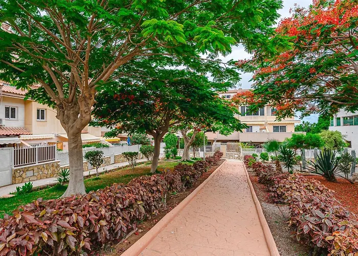 Yellow 3 Bedroom Large For 10 Guests Appartement